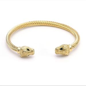 Panthère cuff bracelet reminds me of Cart!er 🖤🐆